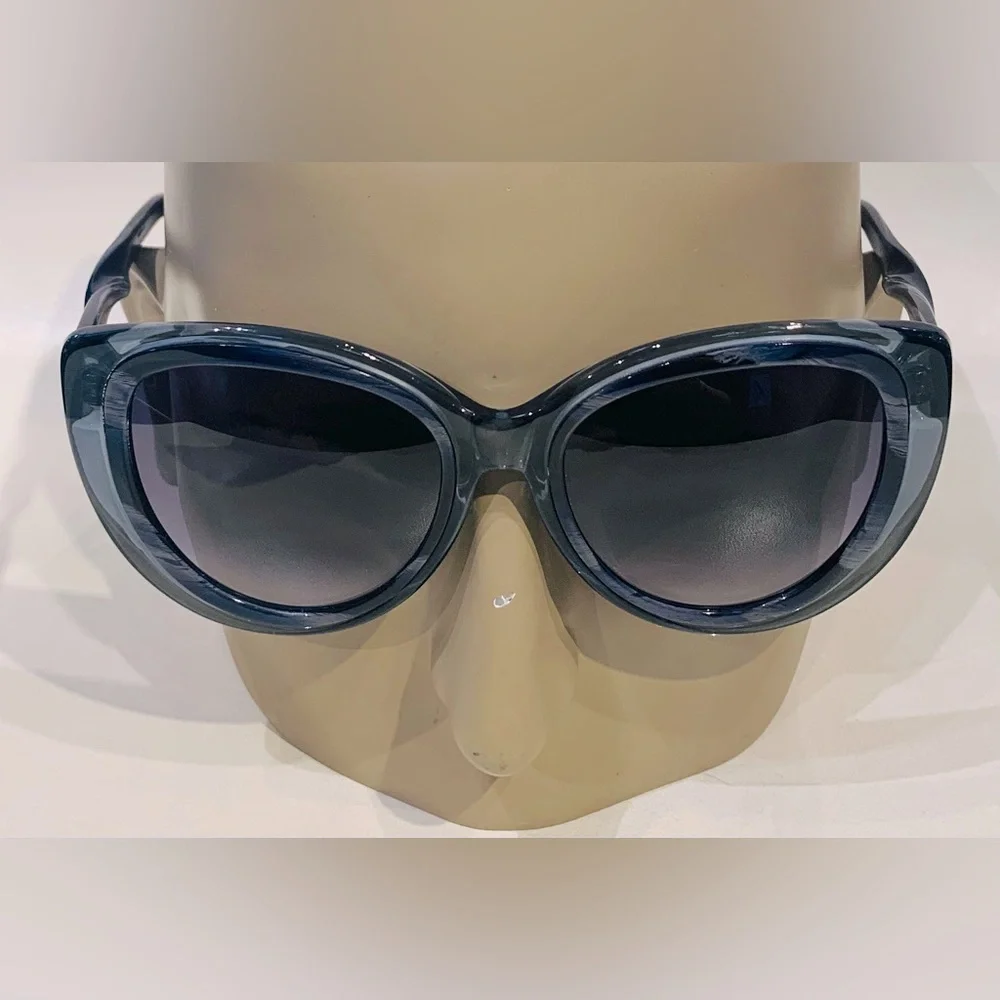 New Balenciaga Sunglasses - Picture 2 of 9